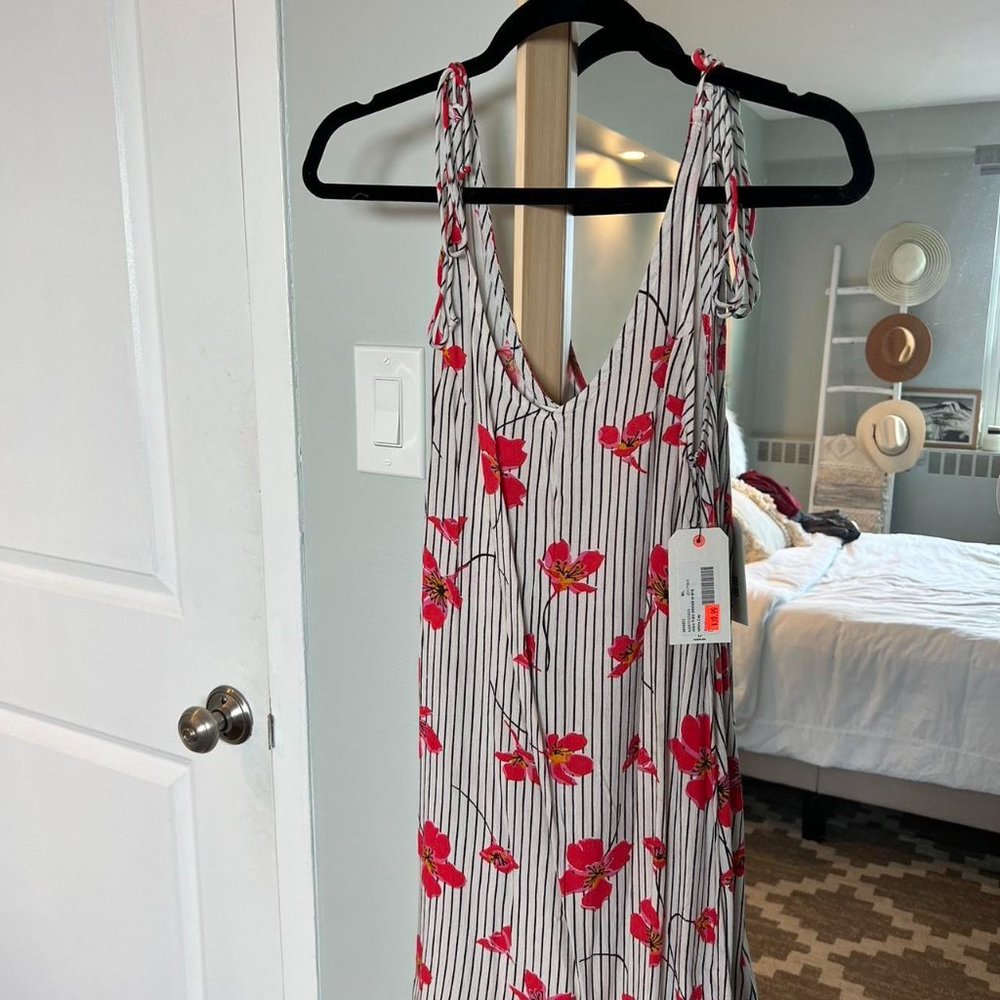 Billabong pink striped floral dress with tie shoulders - never worn with tags!